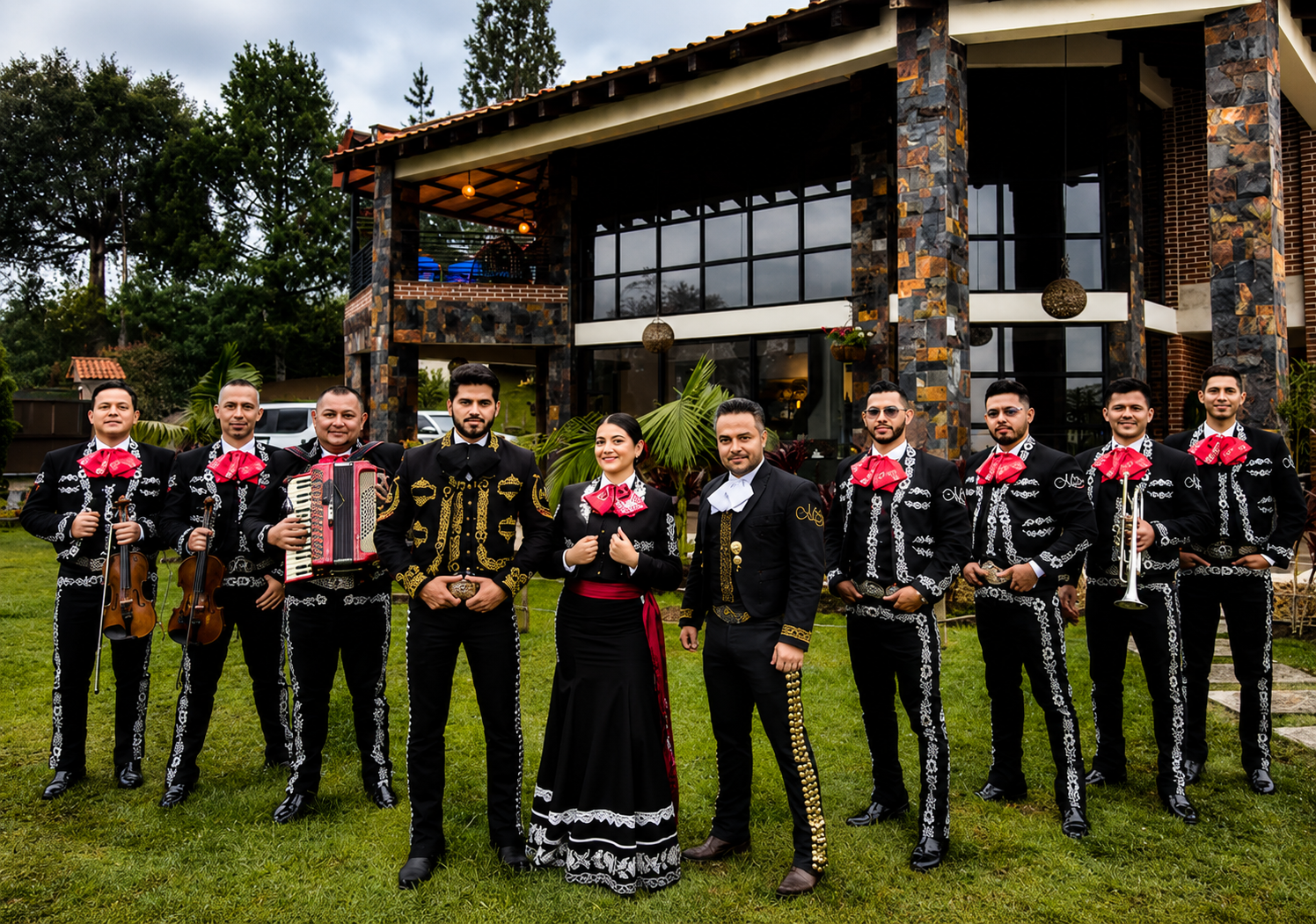 Grupo de mariachis en Medellín
